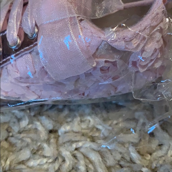 Shoes - Picture 4 of 7